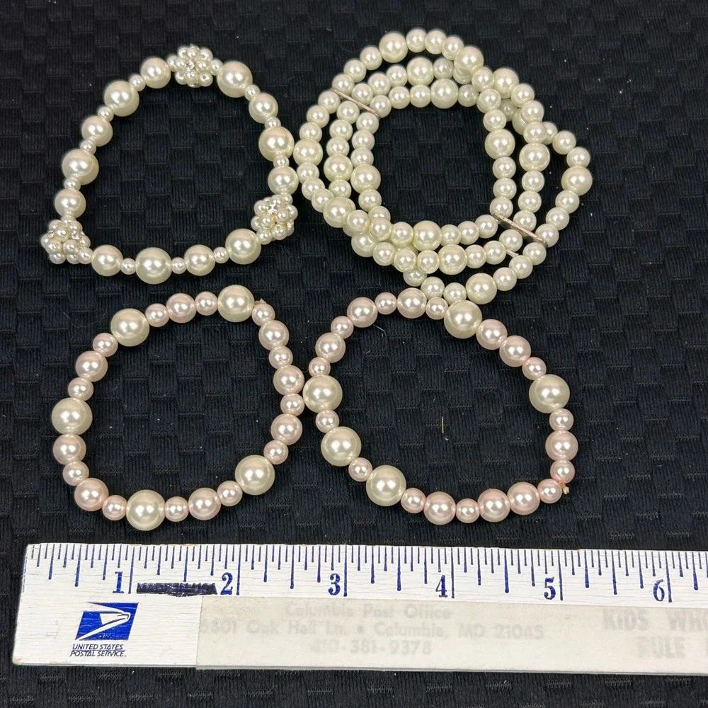 Lot of 4 Faux Pearl Stretch Bracelets Cream‎ Pink Rhinestone Beaded Jewelry Set